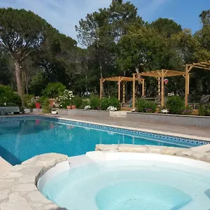 Frühstückspension Chambres D'hotes Les Mayombes, Roquebrune-sur Argens